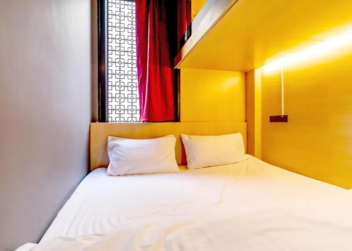 Hostel Cloud On Saladaeng Silom